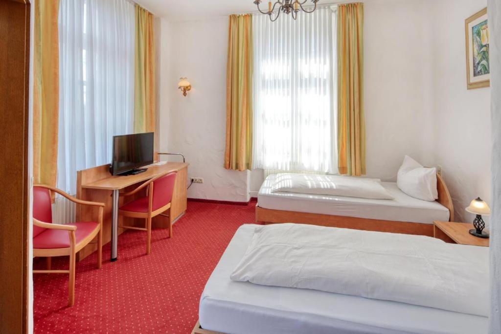 Hotel Restaurant Mathildenhof Пульгайм Номер фото